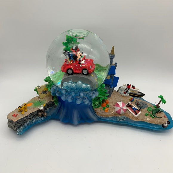 RARE Disney Mickey & Minnie 'Good Old Summertime' Musical Snowglobe' - Picture 1 of 17